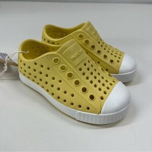 NWT Native Jefferson Shoes in Gone Bananas Yellow Size C6